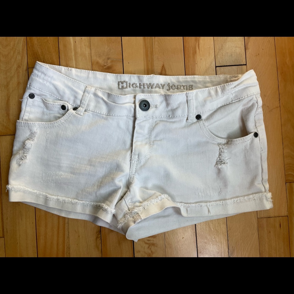 Highway white denim jean shorts. Size 7